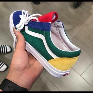 Meet your Posher, Dernella